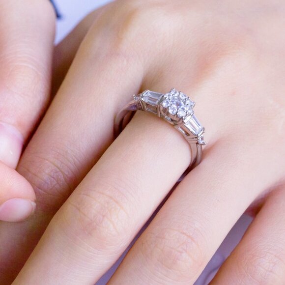 ✨ Refine Engagement Sun Flower Pure Zircon Rings for Women, EVGG1235 - Picture 3 of 3